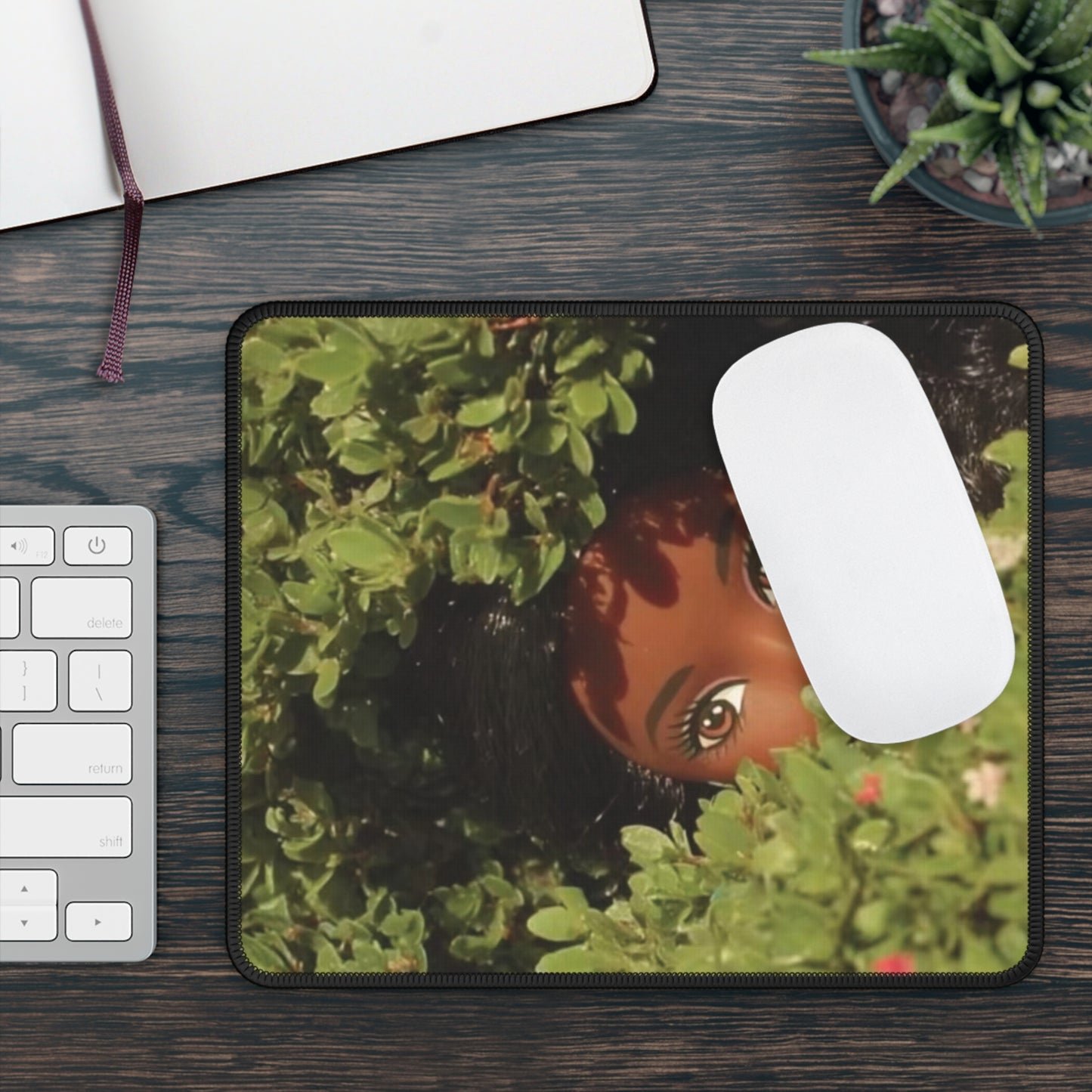 PeekABoo Funny Doll Face Gaming Mouse Pad — Lady Peeking Through Green Bushes
